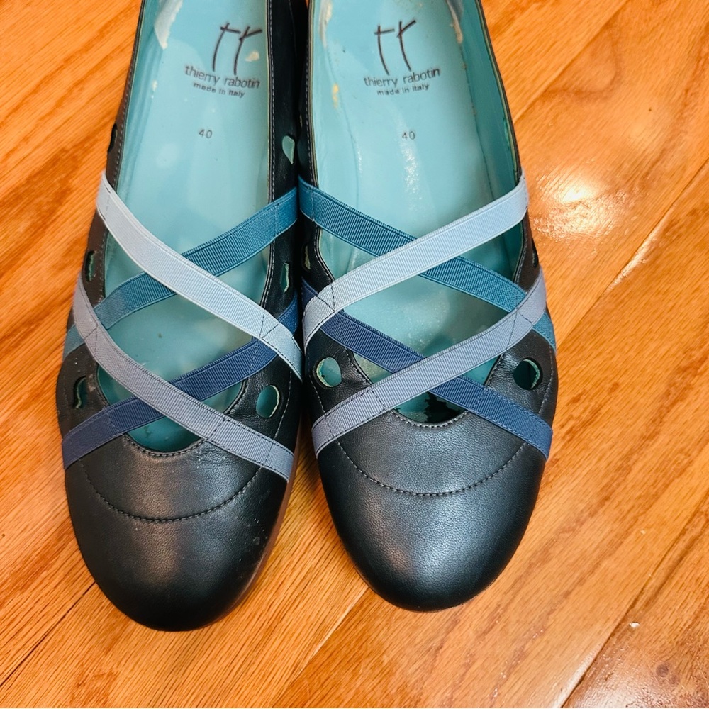 Thierry Rabotin Women's Black and Teal Flats